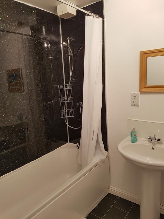 Bathgate Contractor And Business Apartment Dış mekan fotoğraf
